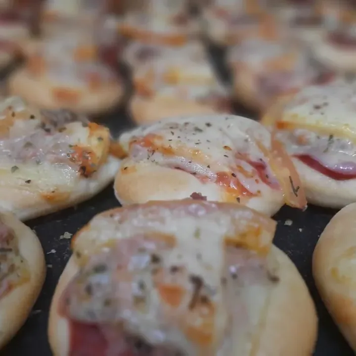 Mini pizzas – Panificadora e Confeitaria Maná